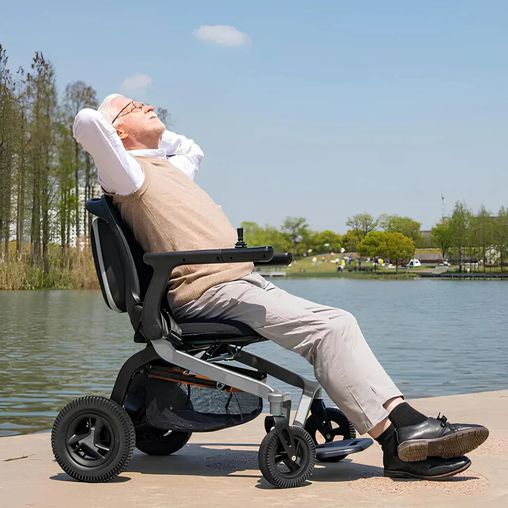 Robooter E40 Folding Powerchair – Lightweight, Smart & Travel-Ready Electric Wheelchair