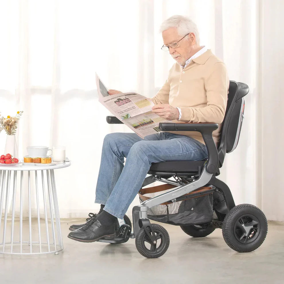 Robooter E40 Folding Powerchair – Lightweight, Smart & Travel-Ready Electric Wheelchair