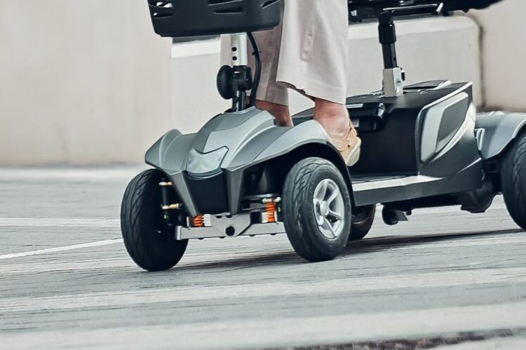 Aura 4mph Mobility Scooter – Lightweight Lithium, 21-Mile Range, Pneumatic Tyres, Adjustable Seat