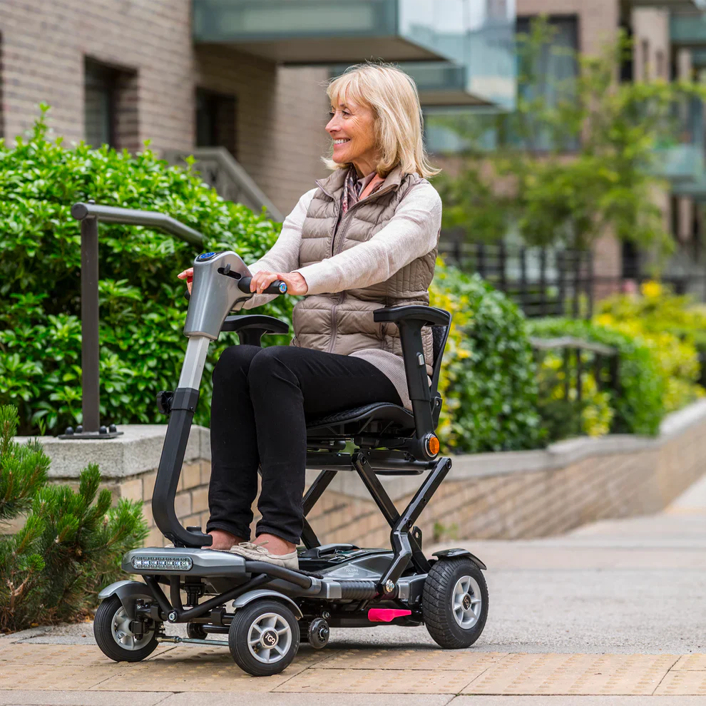 Minimo Autofold 4 mph Mobility Scooter – Automatic, Lightweight & Travel-Ready