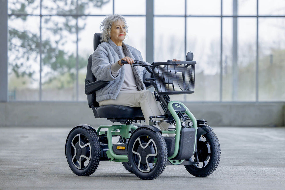 Scoozy S800 8mph Mobility Scooter – 31-Mile Range, 18” Pneumatic Wheels, Lithium Battery, Off-Road & Urban Use