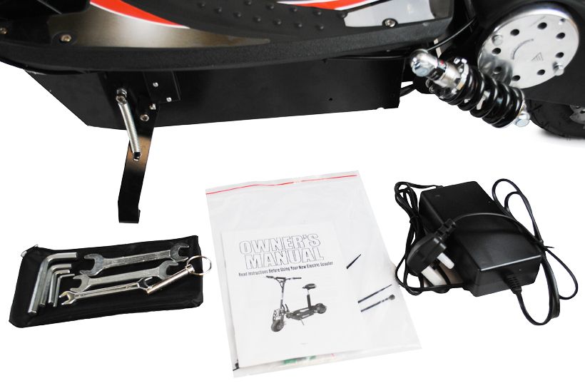 Zipper 800W Electric Scooter – Dual Suspension, Removable Seat, 10” Pneumatic Tyres, Foldable, 33km Range, Private Land Use